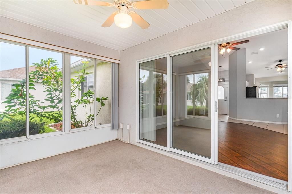 待售: $215,000 (2 贝兹, 2 浴室, 1352 平方英尺)