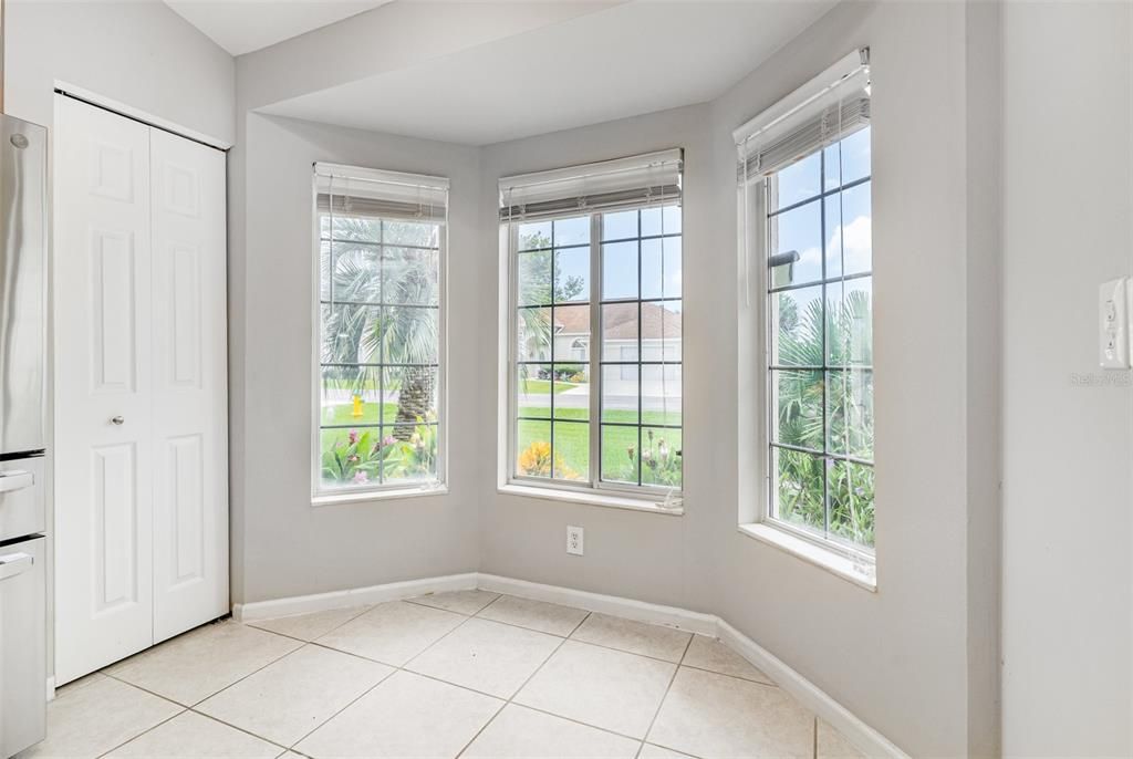 待售: $215,000 (2 贝兹, 2 浴室, 1352 平方英尺)