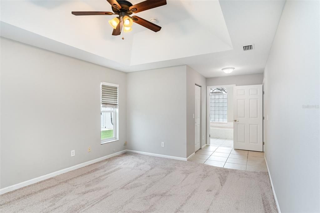 待售: $215,000 (2 贝兹, 2 浴室, 1352 平方英尺)