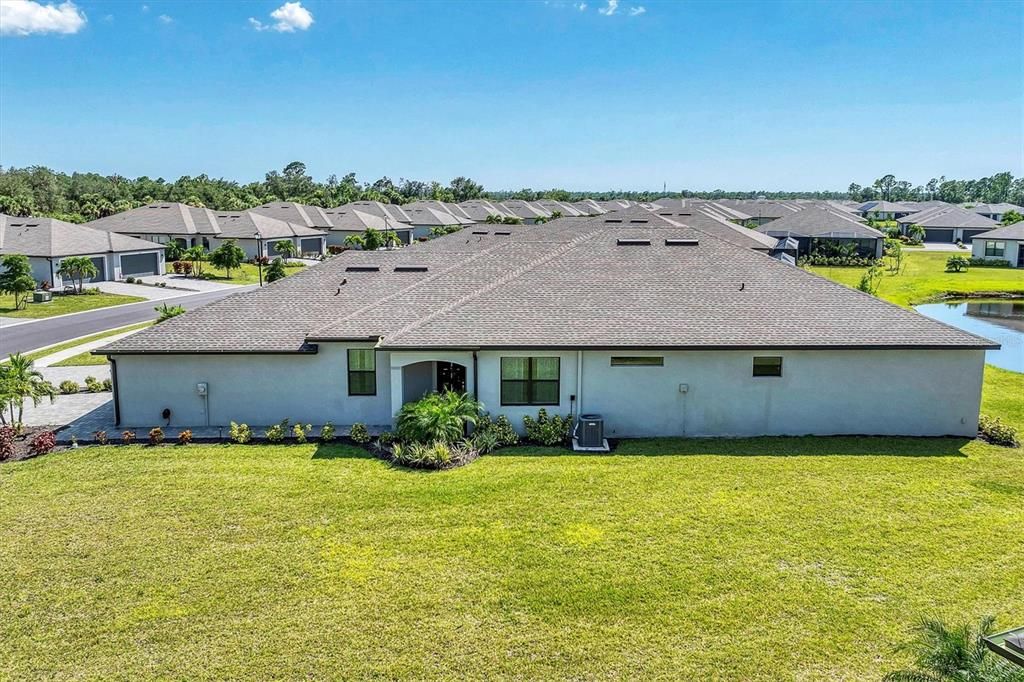 出租: $5,550 (2 贝兹, 2 浴室, 1581 平方英尺)