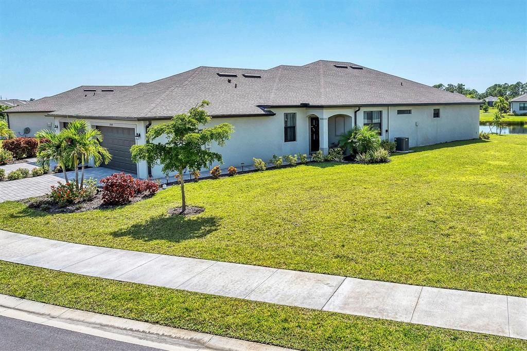 出租: $5,550 (2 贝兹, 2 浴室, 1581 平方英尺)