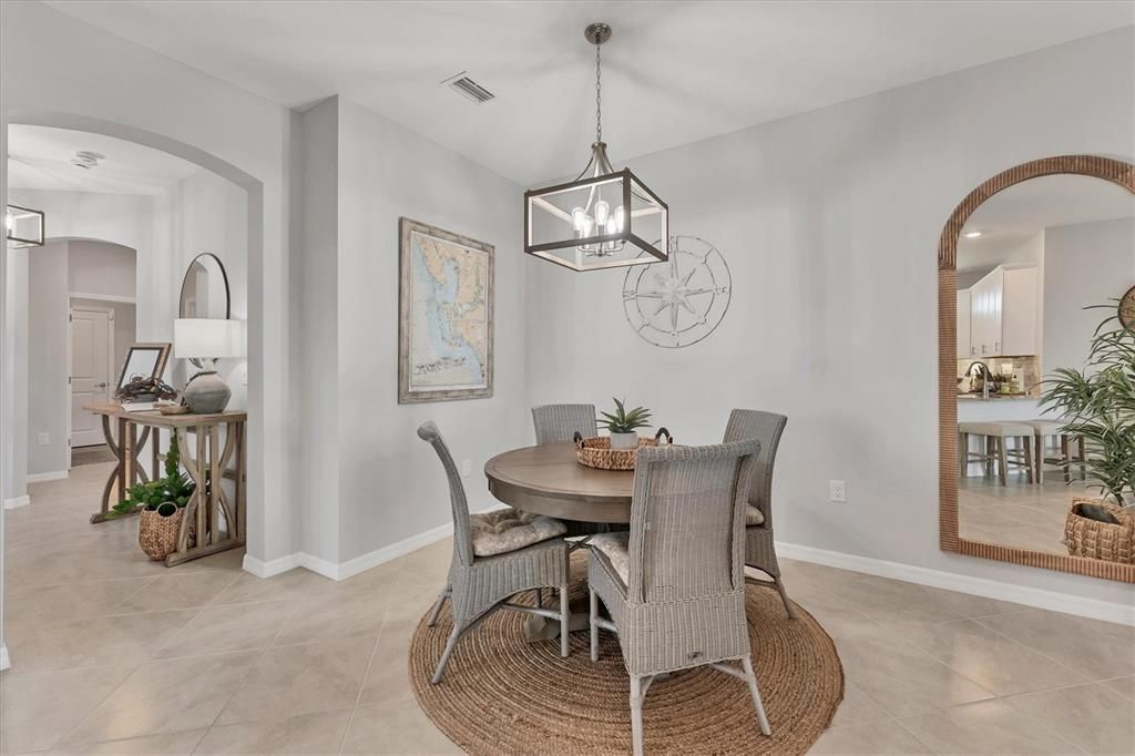 出租: $5,550 (2 贝兹, 2 浴室, 1581 平方英尺)