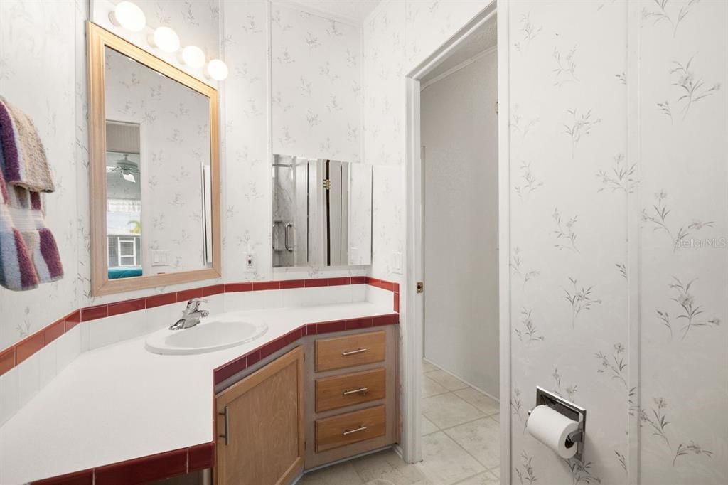 Active With Contract: $199,900 (3 beds, 2 baths, 1341 Square Feet)