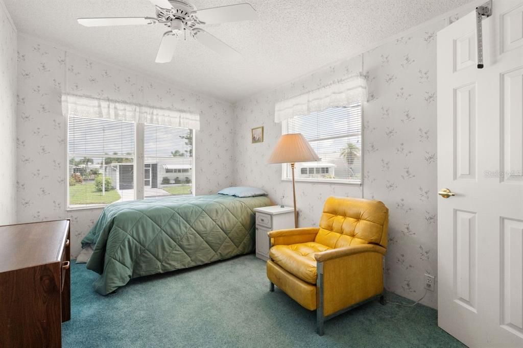 Active With Contract: $199,900 (3 beds, 2 baths, 1341 Square Feet)