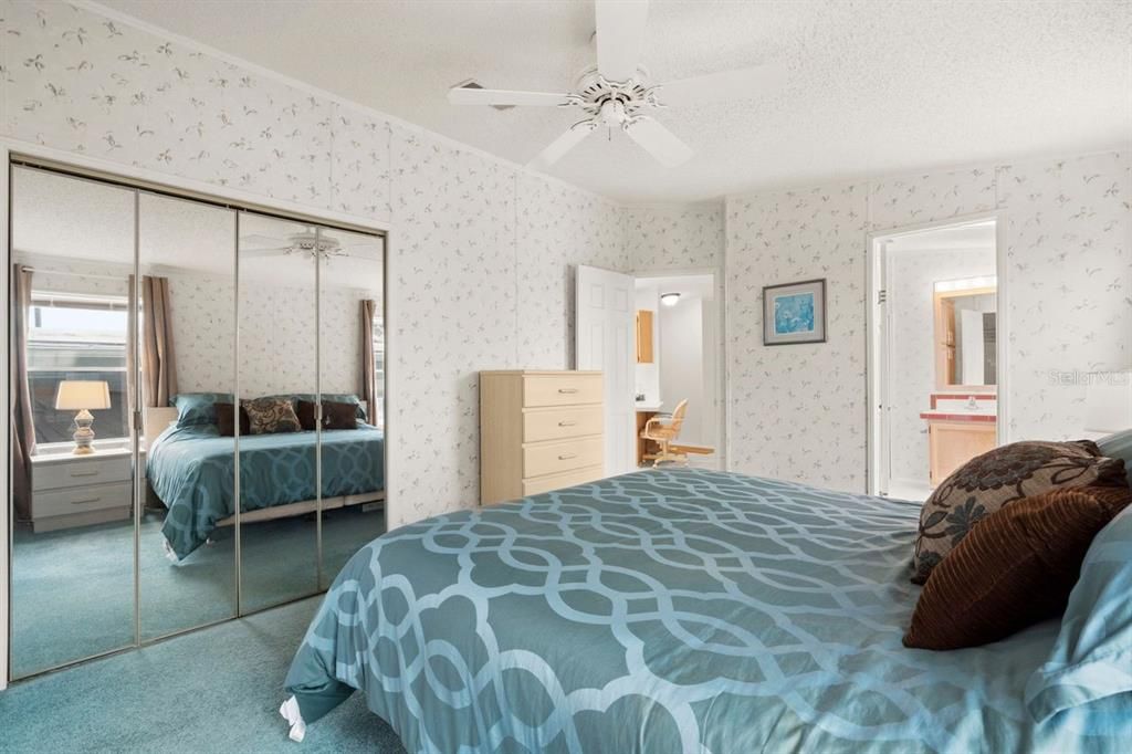 Active With Contract: $199,900 (3 beds, 2 baths, 1341 Square Feet)