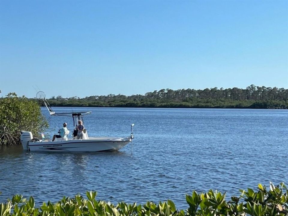 Active With Contract: $199,900 (3 beds, 2 baths, 1341 Square Feet)