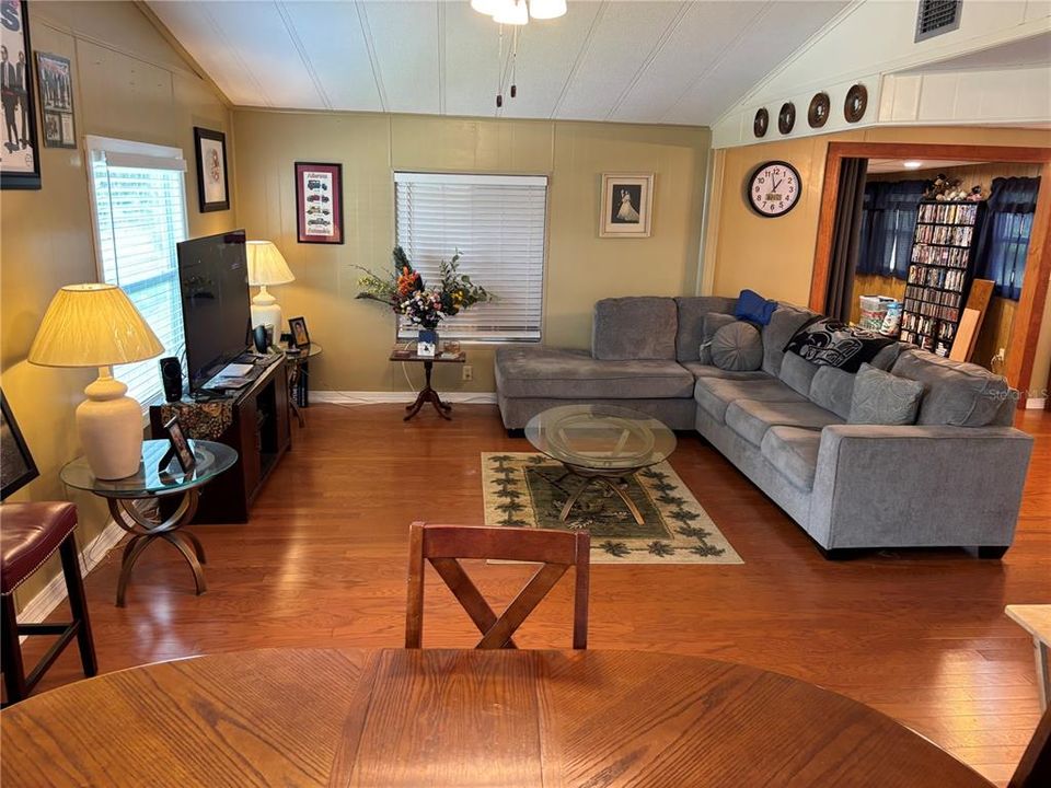 For Sale: $130,000 (2 beds, 2 baths, 1584 Square Feet)