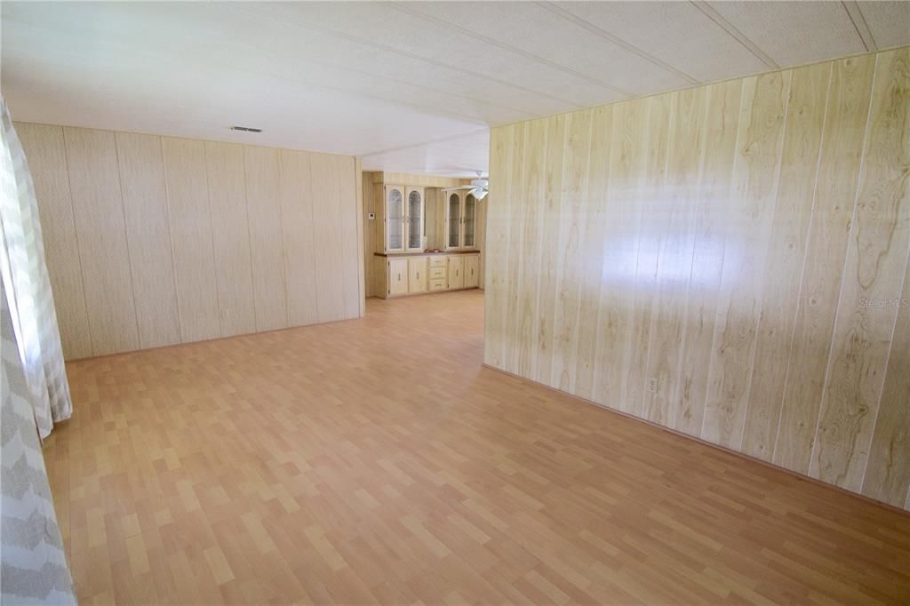 待售: $18,000 (2 贝兹, 2 浴室, 1100 平方英尺)