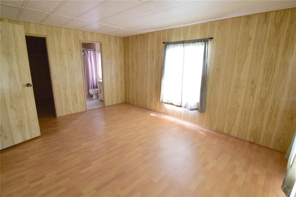 待售: $18,000 (2 贝兹, 2 浴室, 1100 平方英尺)