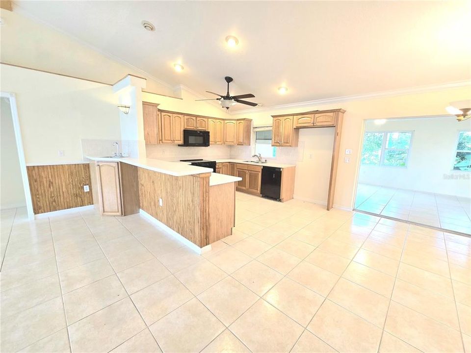 На продажу: $399,900 (3 спален, 3 ванн, 2118 Квадратных фут)