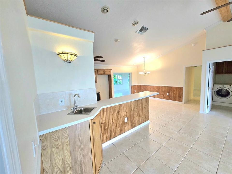 На продажу: $399,900 (3 спален, 3 ванн, 2118 Квадратных фут)