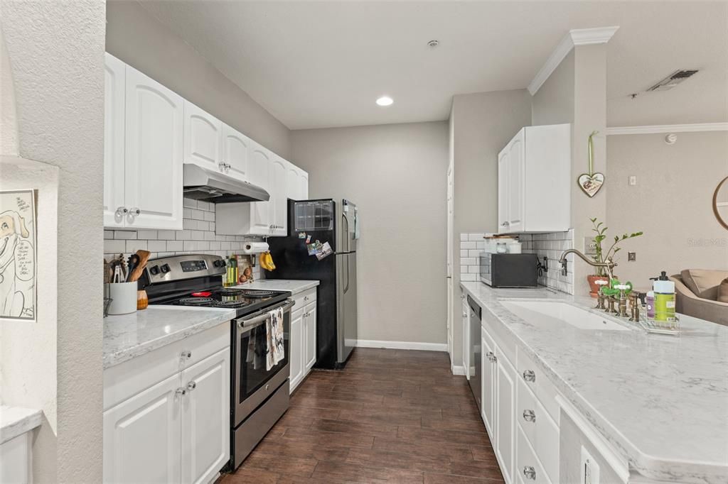 待售: $279,000 (2 贝兹, 2 浴室, 1070 平方英尺)