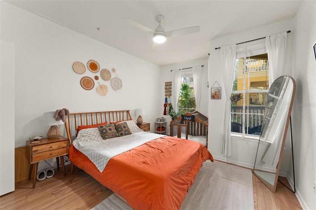 待售: $279,000 (2 贝兹, 2 浴室, 1070 平方英尺)