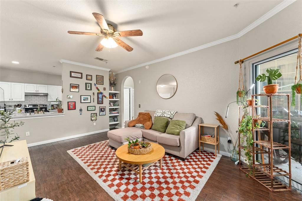 待售: $279,000 (2 贝兹, 2 浴室, 1070 平方英尺)