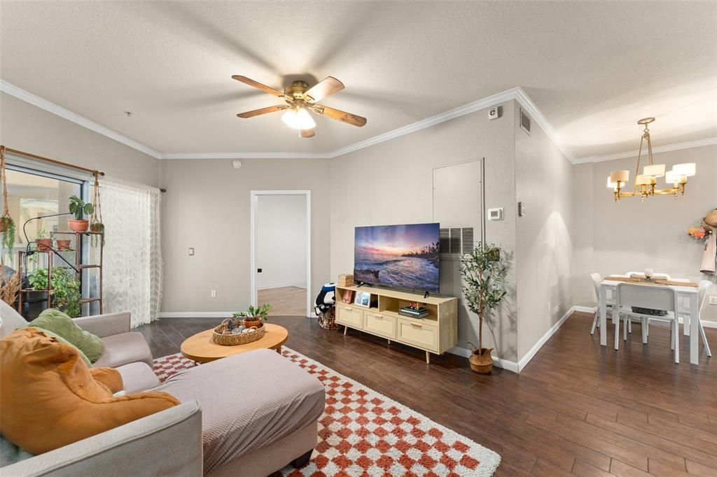 待售: $279,000 (2 贝兹, 2 浴室, 1070 平方英尺)