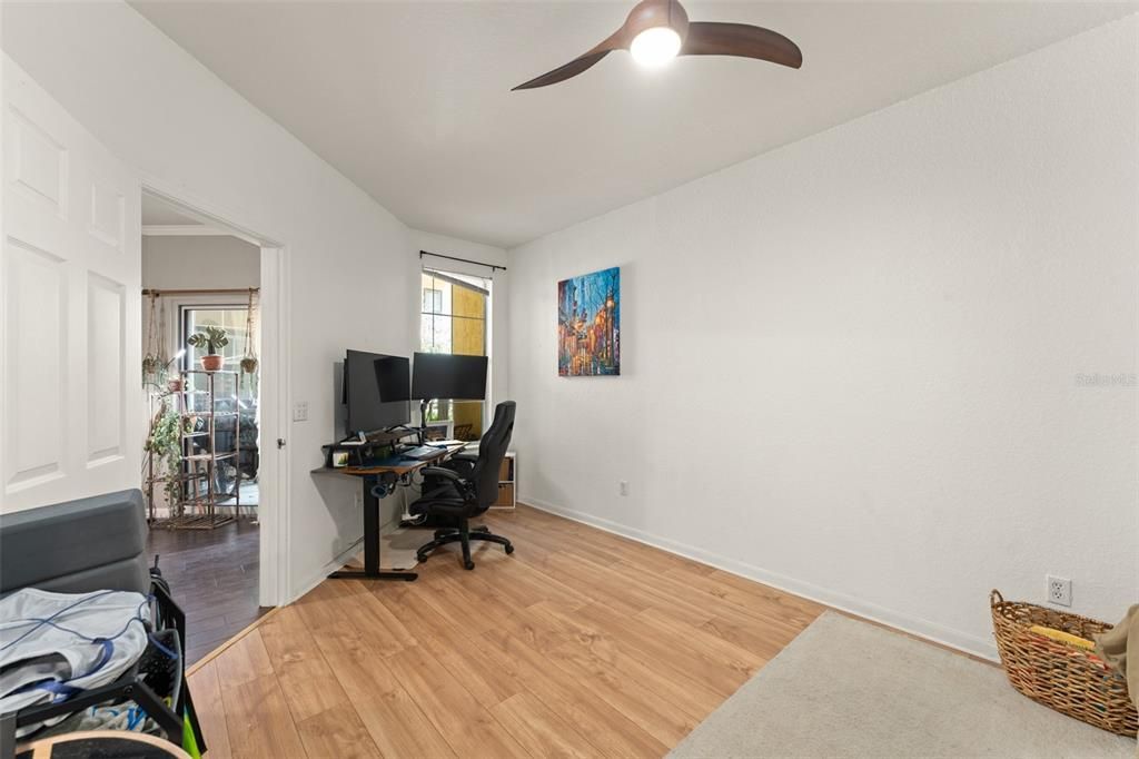 待售: $279,000 (2 贝兹, 2 浴室, 1070 平方英尺)