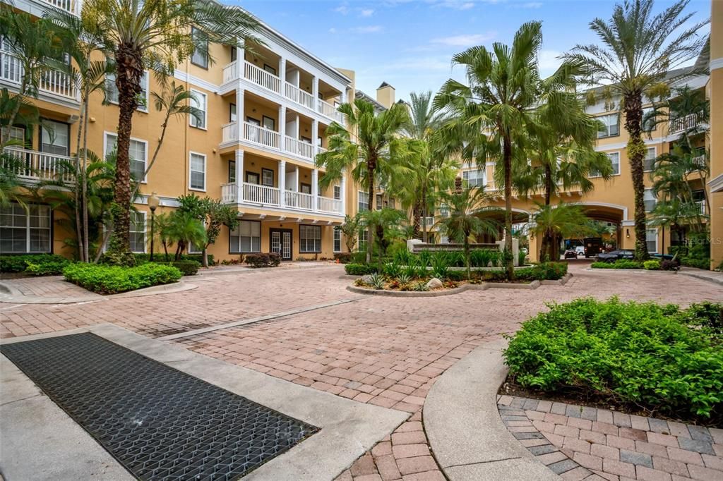 待售: $279,000 (2 贝兹, 2 浴室, 1070 平方英尺)