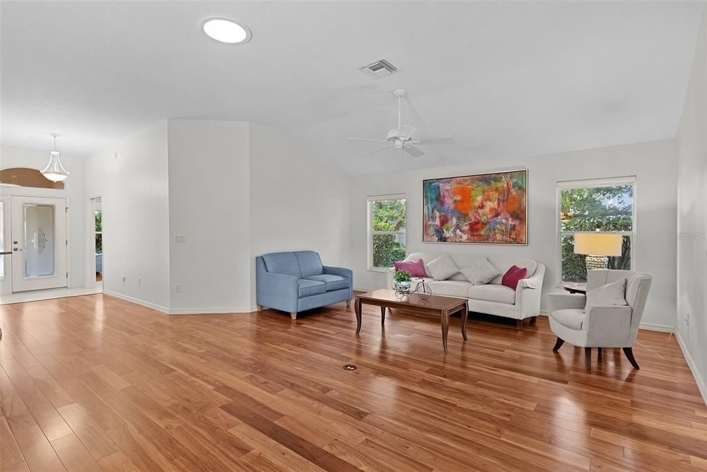 For Sale: $500,000 (4 beds, 3 baths, 2202 Square Feet)