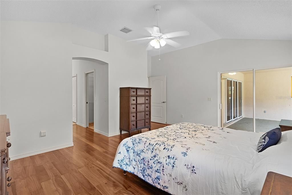 For Sale: $500,000 (4 beds, 3 baths, 2202 Square Feet)