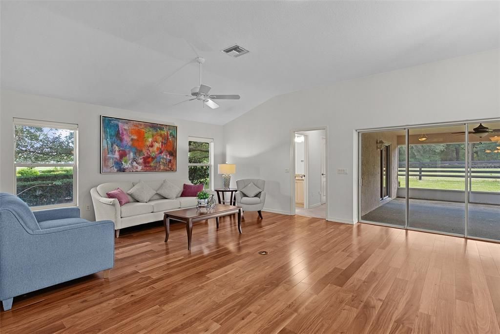 For Sale: $500,000 (4 beds, 3 baths, 2202 Square Feet)