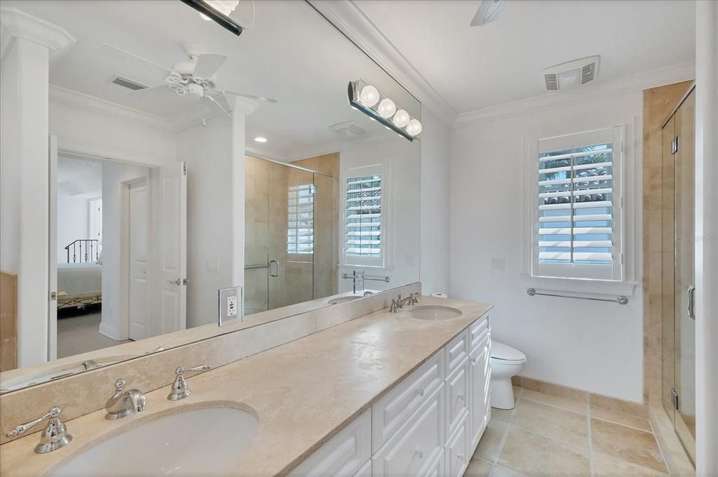 出租: $6,500 (5 贝兹, 5 浴室, 4752 平方英尺)