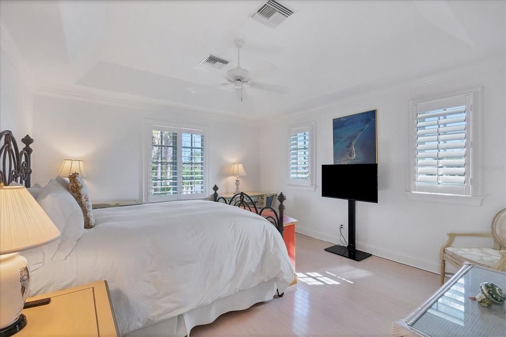 出租: $6,500 (5 贝兹, 5 浴室, 4752 平方英尺)