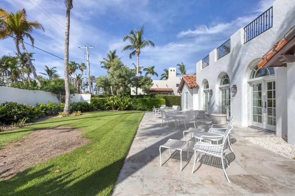 出租: $6,500 (5 贝兹, 5 浴室, 4752 平方英尺)