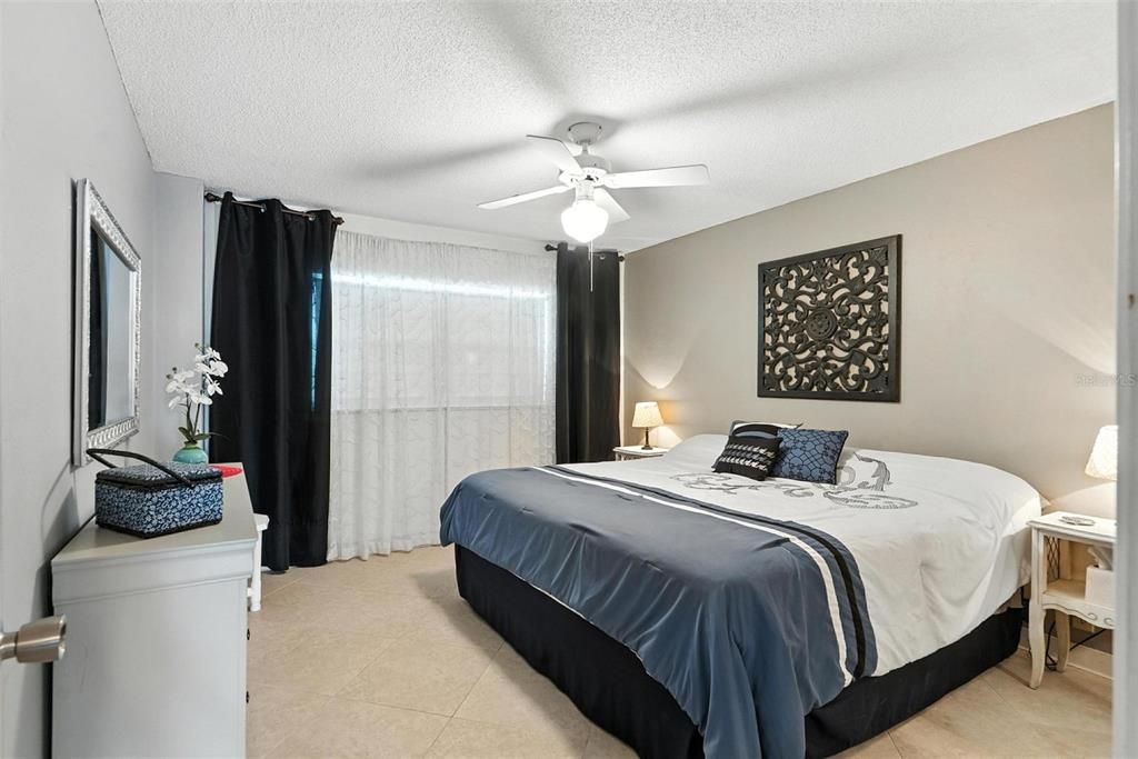 Active With Contract: $149,900 (1 beds, 1 baths, 590 Square Feet)