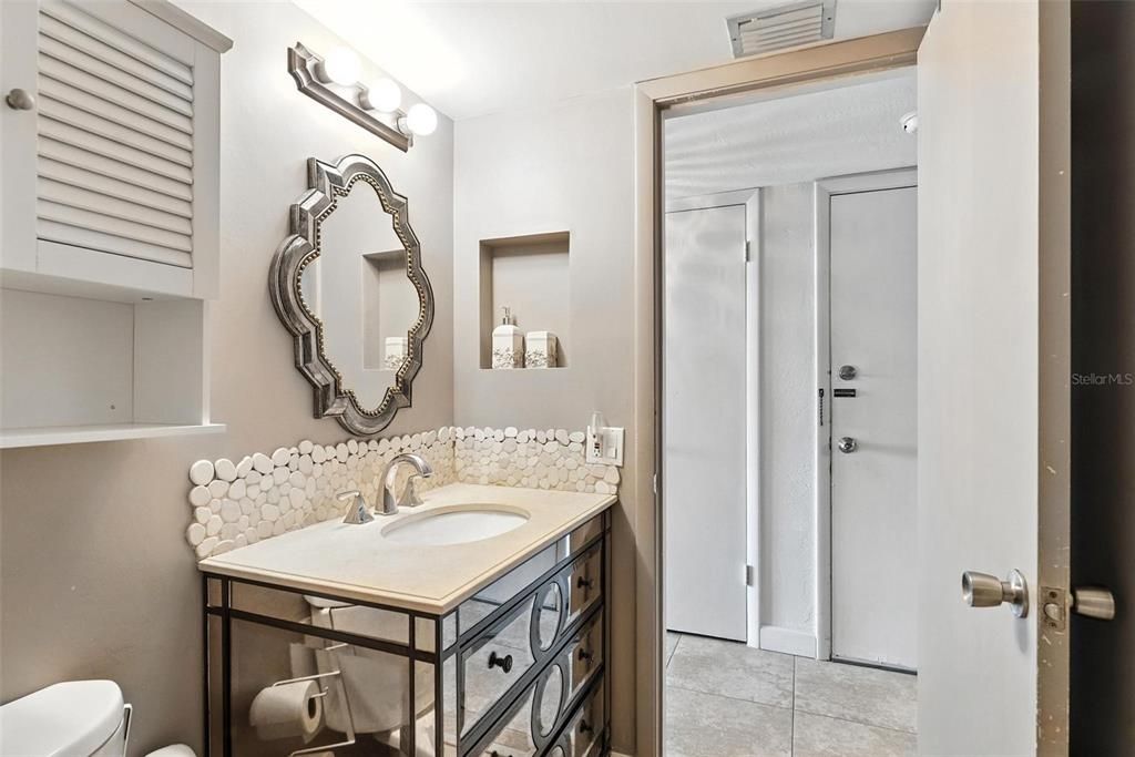 Active With Contract: $149,900 (1 beds, 1 baths, 590 Square Feet)