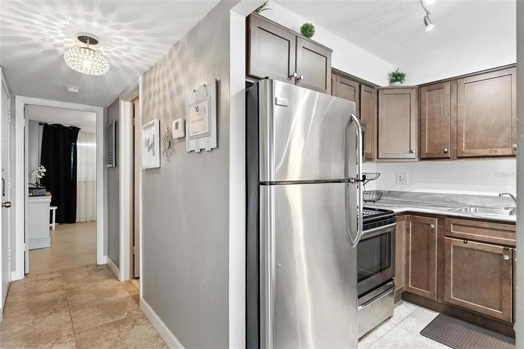 Active With Contract: $149,900 (1 beds, 1 baths, 590 Square Feet)