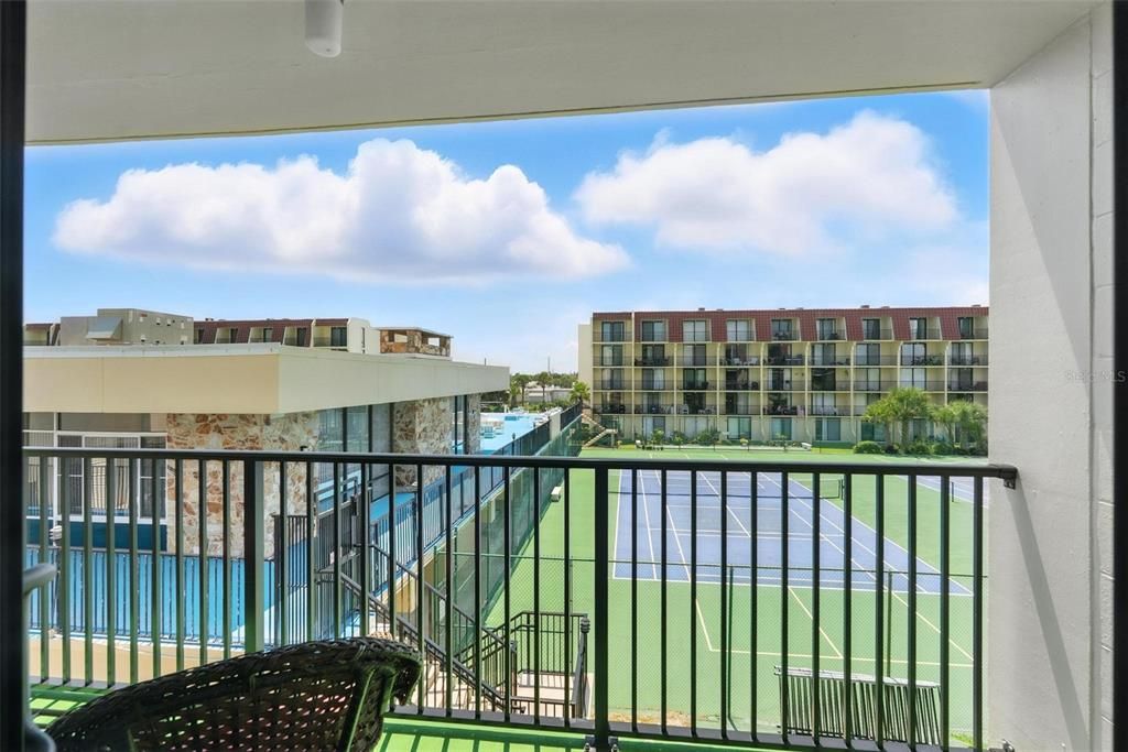 Active With Contract: $149,900 (1 beds, 1 baths, 590 Square Feet)