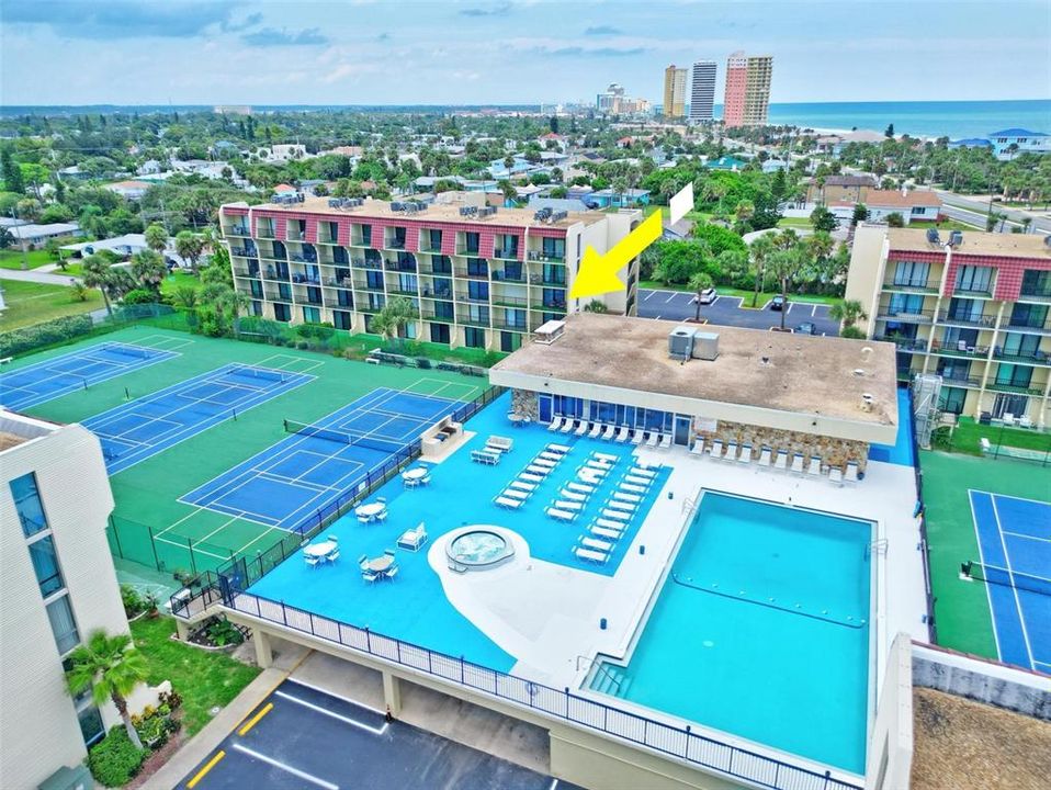 Active With Contract: $149,900 (1 beds, 1 baths, 590 Square Feet)