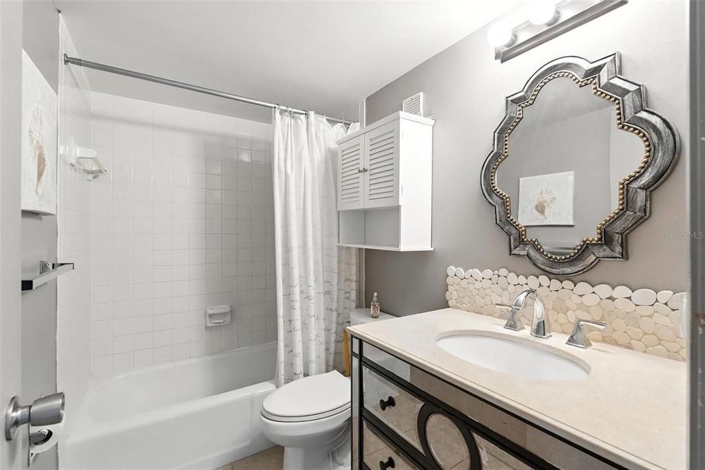 Active With Contract: $149,900 (1 beds, 1 baths, 590 Square Feet)