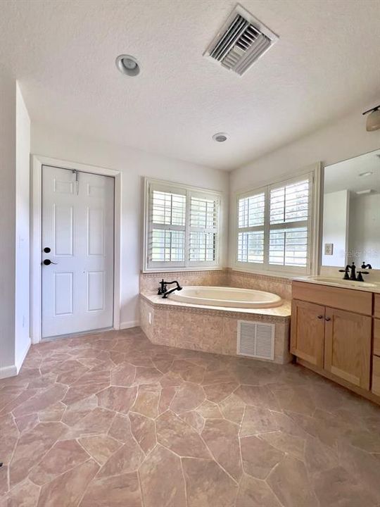 На продажу: $515,000 (4 спален, 2 ванн, 1853 Квадратных фут)