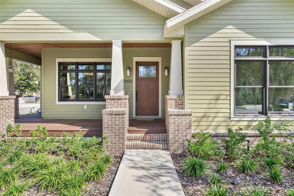 For Sale: $739,900 (3 beds, 3 baths, 1761 Square Feet)