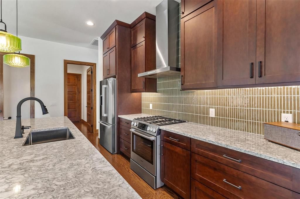 For Sale: $739,900 (3 beds, 3 baths, 1761 Square Feet)