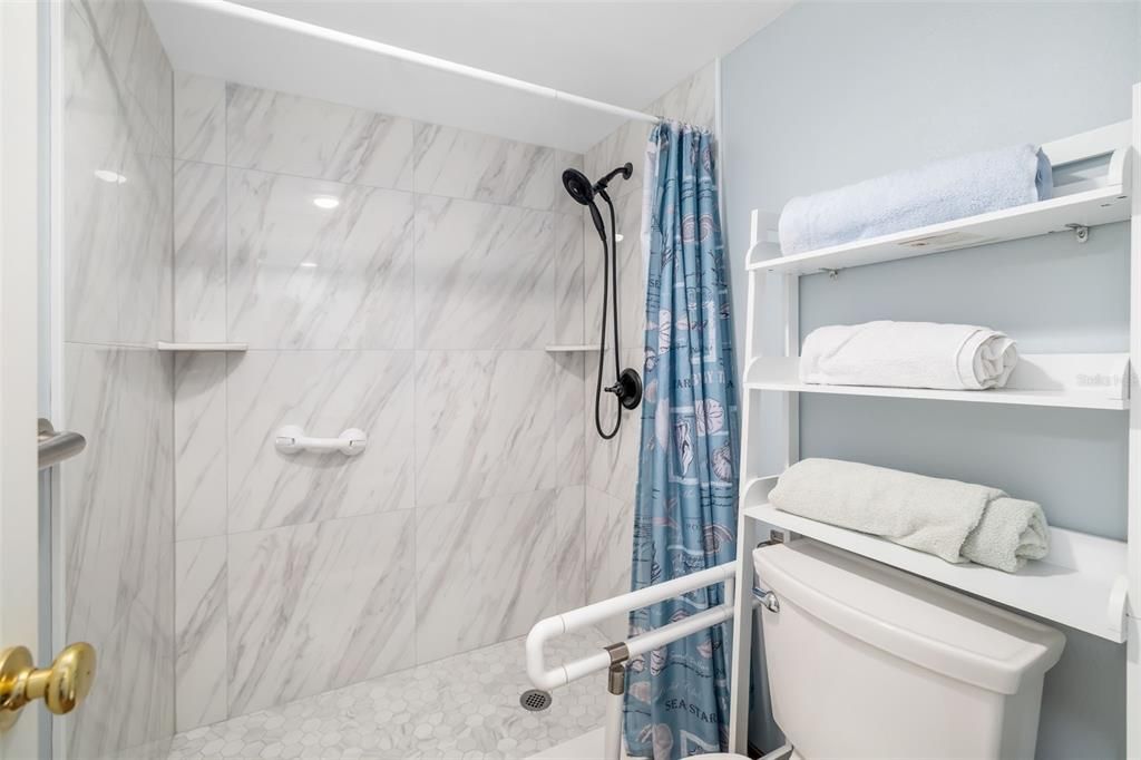 Activo con contrato: $299,000 (3 camas, 2 baños, 1620 Pies cuadrados)