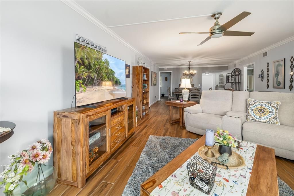 Activo con contrato: $299,000 (3 camas, 2 baños, 1620 Pies cuadrados)