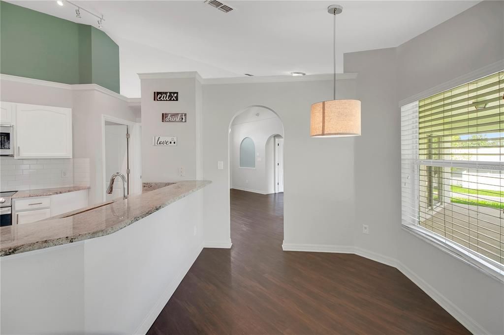 For Sale: $313,700 (3 beds, 2 baths, 1585 Square Feet)