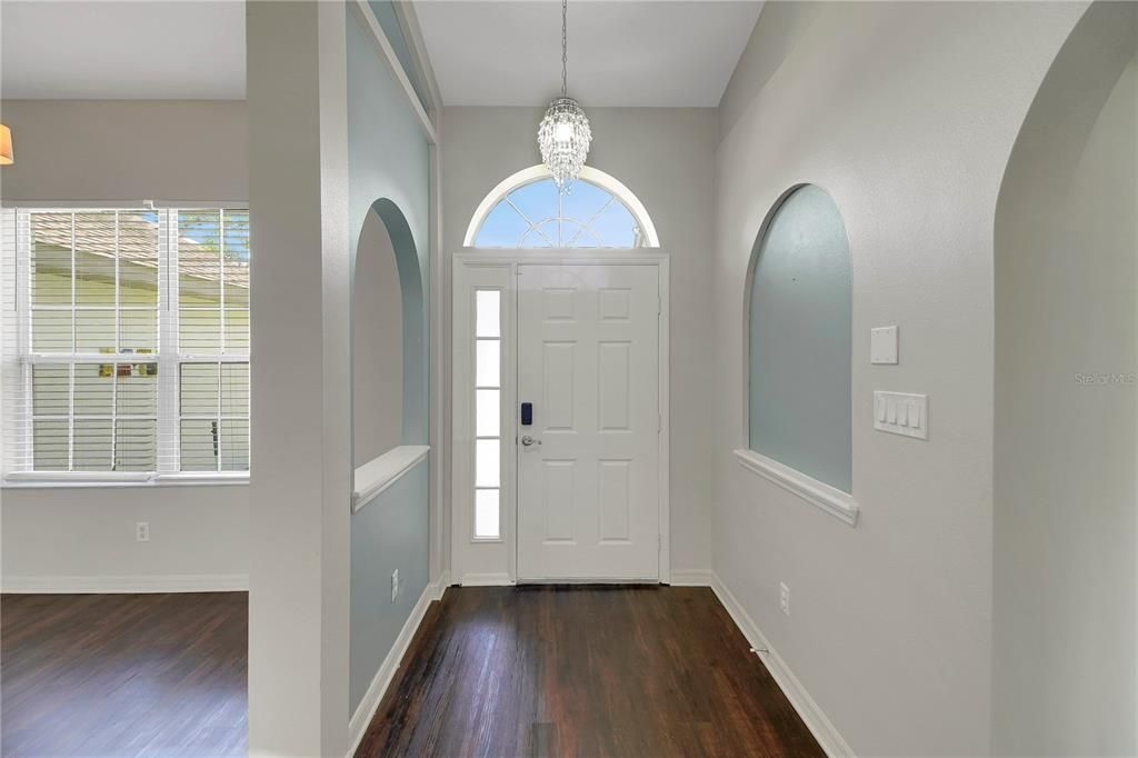 For Sale: $313,700 (3 beds, 2 baths, 1585 Square Feet)