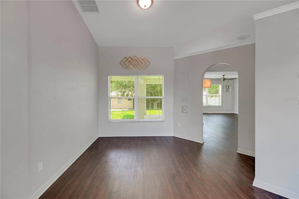 For Sale: $313,700 (3 beds, 2 baths, 1585 Square Feet)