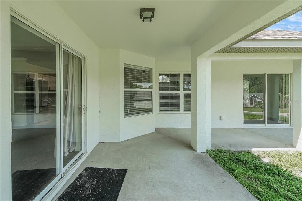 For Sale: $313,700 (3 beds, 2 baths, 1585 Square Feet)