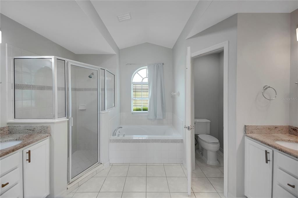 For Sale: $313,700 (3 beds, 2 baths, 1585 Square Feet)