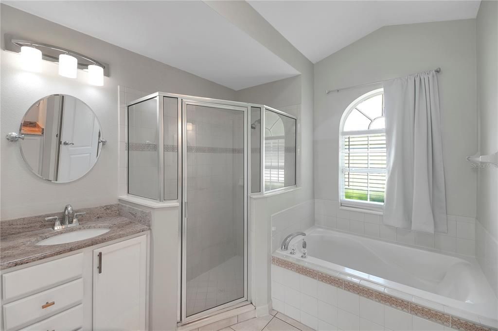 For Sale: $313,700 (3 beds, 2 baths, 1585 Square Feet)