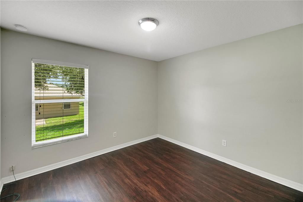 For Sale: $313,700 (3 beds, 2 baths, 1585 Square Feet)