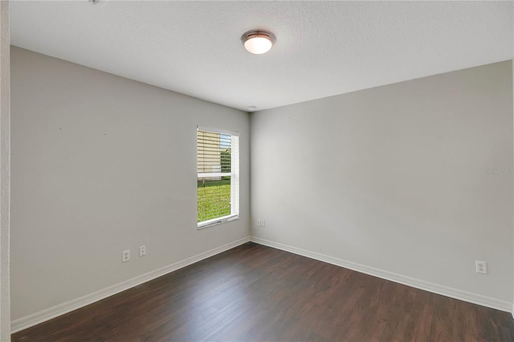 For Sale: $313,700 (3 beds, 2 baths, 1585 Square Feet)