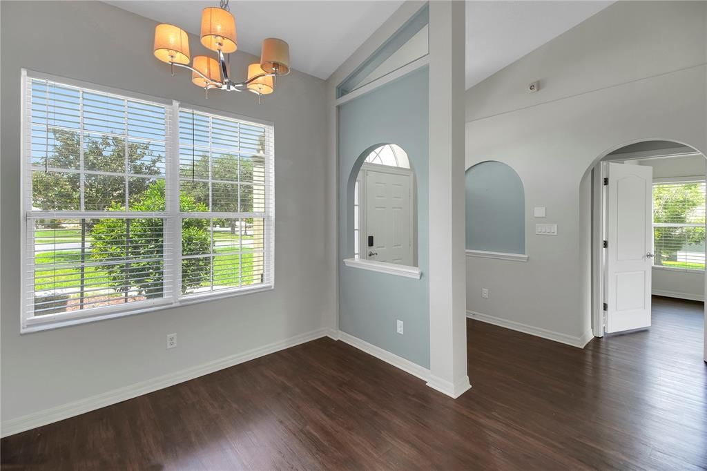 For Sale: $313,700 (3 beds, 2 baths, 1585 Square Feet)