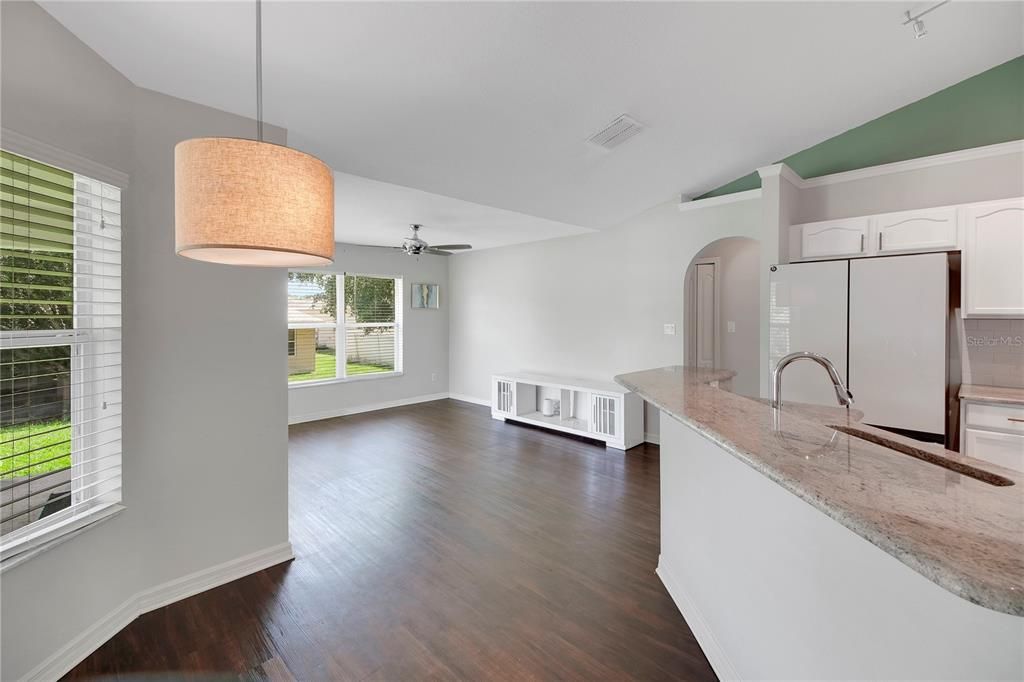 For Sale: $313,700 (3 beds, 2 baths, 1585 Square Feet)