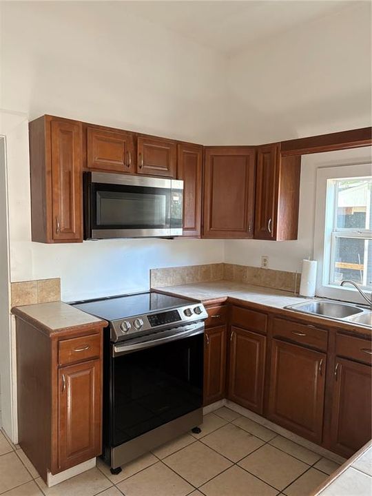 待售: $173,999 (3 贝兹, 2 浴室, 1288 平方英尺)