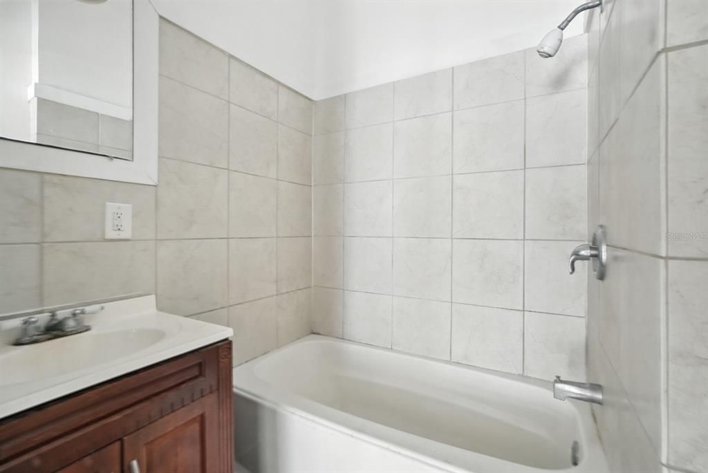 待售: $173,999 (3 贝兹, 2 浴室, 1288 平方英尺)